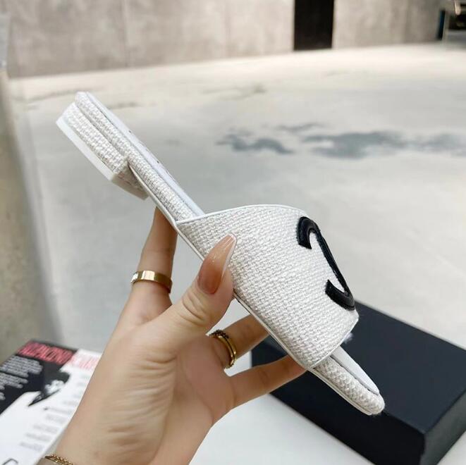 Sandals Women's Luxury designer slippers summer leather flat beach vacation leisure hotel fashion pantoufle plus size 35-43 A48578
Sandals Women's Luxury designer slippers summer leather flat beach vacation leisure hotel fashion pantoufle plus size 35-43 A48578