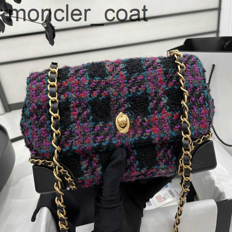 Shoulder Bags Gabrielle Mini Flap Bag Crossbody Shoulder Tweed Gold-Tone Metal Multicolor Vintage Sling Designer Bags for Women Fabric Luxury Handbag, Split
Shoulder Bags Gabrielle Mini Flap Bag Crossbody Shoulder Tweed Gold-Tone Metal Multicolor Vintage Sling Designer Bags for Women Fabric Luxury Handbag, Split