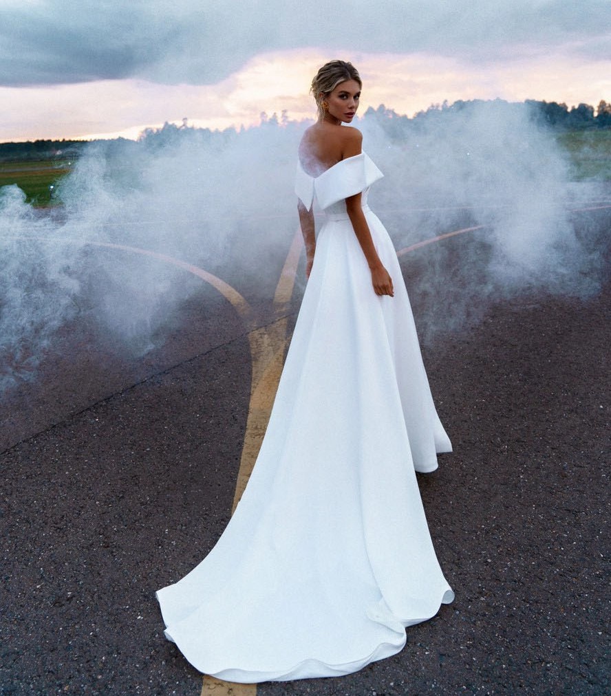 Morden Satin Wedding Dress 2023 With Detachable Overskirt Off the Shoulder Bridal Gowns 2 in 1 Custom Made vestidos de novia