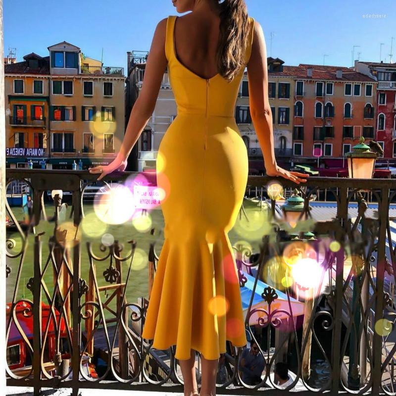 Casual Dresses 2023 Summer Dress Women Yellow Sexy Backless Tight Waist Slim Sleeveless Fishtail Ladies Bodycon Vestidos Vintage
Casual Dresses 2023 Summer Dress Women Yellow Sexy Backless Tight Waist Slim Sleeveless Fishtail Ladies Bodycon Vestidos Vintage