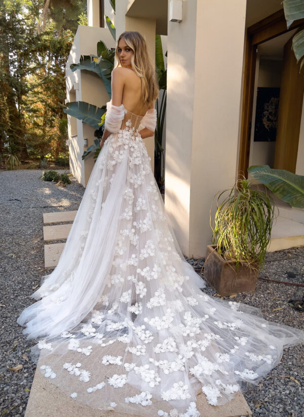 Boho A e Wedding Dresses Bone Bodice Sweetheart 3D Appliques Backless Tulle wedding bridal gowns