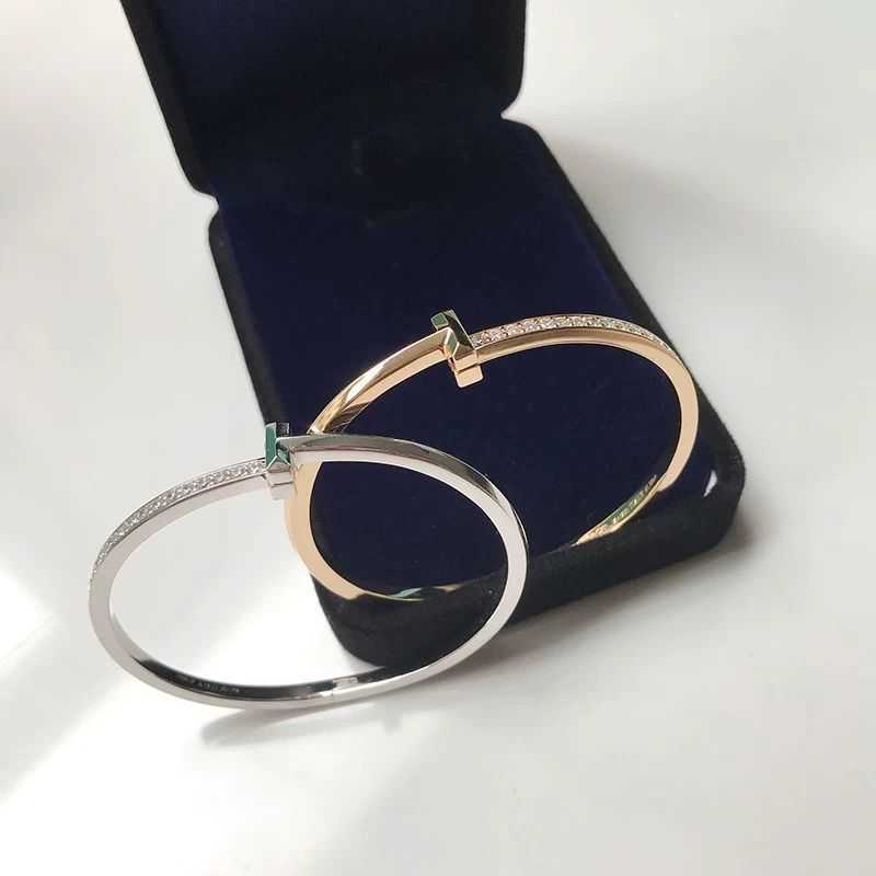 Factory designer T bangle T1 Bracelet for men and women 18K rose gold T word Yiyang Qianxi same style bracelet for girlfriend Cross lovers RNTQ
Factory designer T bangle T1 Bracelet for men and women 18K rose gold T word Yiyang Qianxi same style bracelet for girlfriend Cross lovers RNTQ