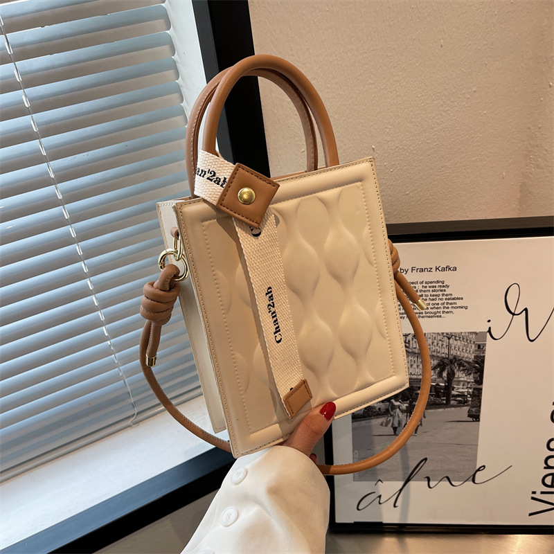 luxury designer Womens handbags Tote shopping bag handbag high quality canvas fashion Large Beach bags travel wholesale Crossbody Shoulder Wallets Purses, White
luxury designer Womens handbags Tote shopping bag handbag high quality canvas fashion Large Beach bags travel wholesale Crossbody Shoulder Wallets Purses, White