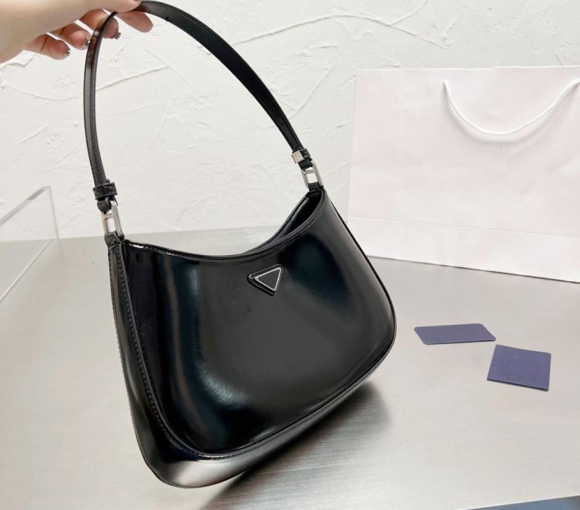 Fahion Luxury Women Handbags Designers Saddles Single shoulder Bags Small Baguettes Underarm Hobos Patent Leather with Triangle Le1743543, Pink 
Fahion Luxury Women Handbags Designers Saddles Single shoulder Bags Small Baguettes Underarm Hobos Patent Leather with Triangle Le1743543, Pink