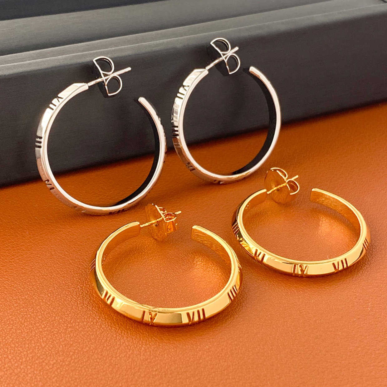 2023 Trendy Gold Silver Big Small Circle Earrings Women Famous Luxury Charm Jewelry Designer Gift
2023 Trendy Gold Silver Big Small Circle Earrings Women Famous Luxury Charm Jewelry Designer Gift