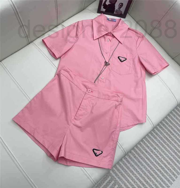 Women' Tracksuits designer 2023 Summer New Triangle Chain Decoration Polo Neck Short Sleeve Shirt with Elastic Waist Shorts Set for Women KF11, Pink3
Women' Tracksuits designer 2023 Summer New Triangle Chain Decoration Polo Neck Short Sleeve Shirt with Elastic Waist Shorts Set for Women KF11, Pink3