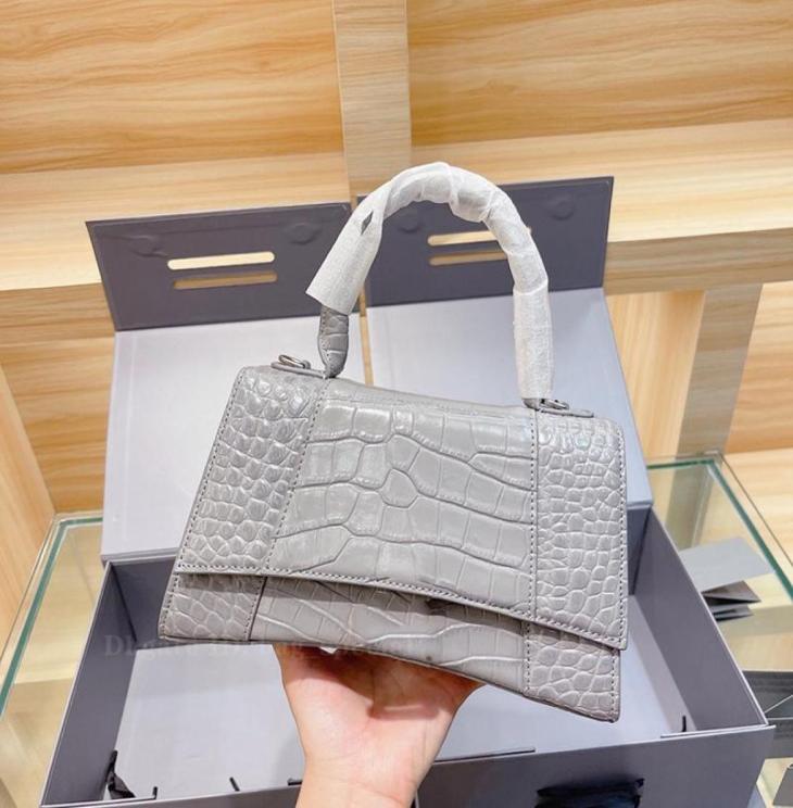 2022New Crocodile Leather Handbag Womens Luxury Wallets Designer Single Shoulder Bag Balck Femous Fashion Crossbody Bag Alligator 7634547, Red
2022New Crocodile Leather Handbag Womens Luxury Wallets Designer Single Shoulder Bag Balck Femous Fashion Crossbody Bag Alligator 7634547, Red
