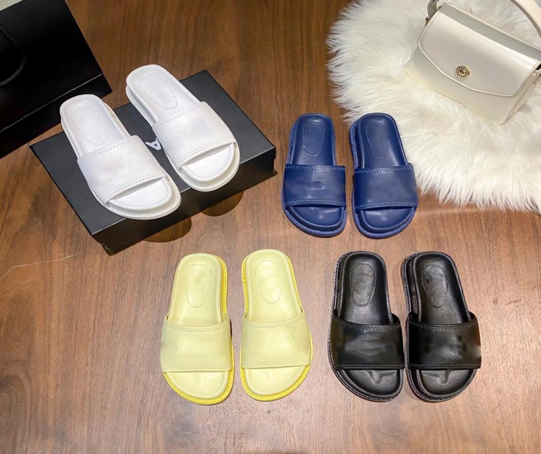2022 Designers Women luxury Slippers comfort Smooth Calfskin Flat Letter Mules Fashionable Easytowear Rubber Bottom Width Slides2543076, White
2022 Designers Women luxury Slippers comfort Smooth Calfskin Flat Letter Mules Fashionable Easytowear Rubber Bottom Width Slides2543076, White