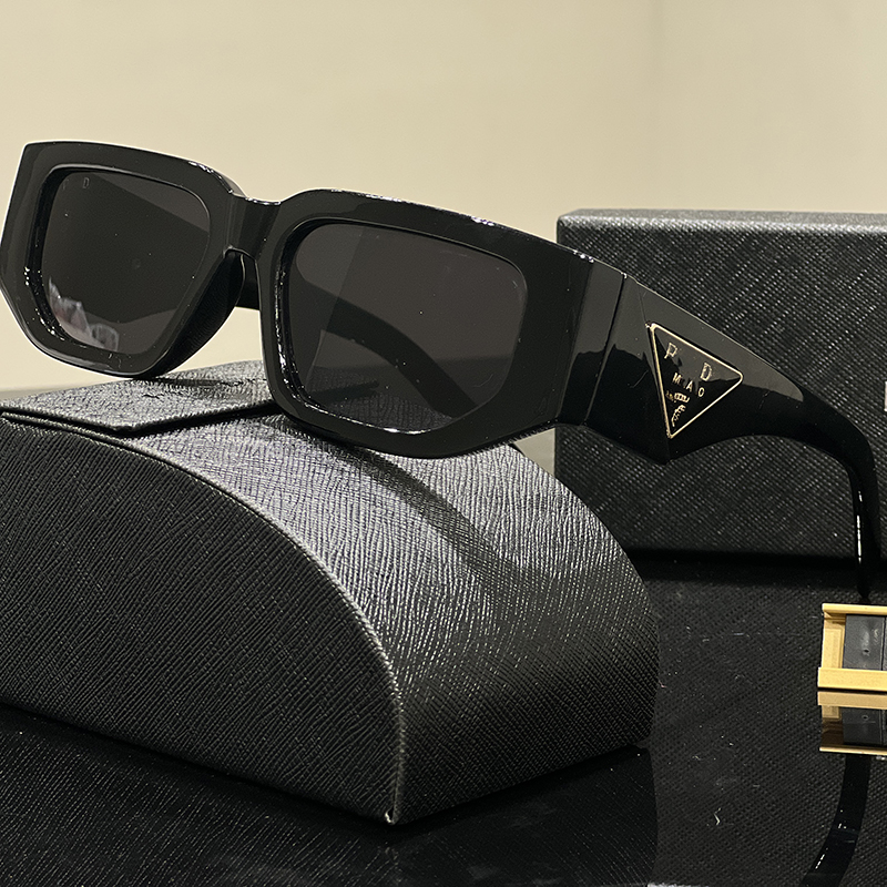 Luxury designer sunglasses men women sunglasses classic brand luxury sunglasses Fashion UV400 Goggle With Box Retro eyewear travel beach pilot Factory Store box
Luxury designer sunglasses men women sunglasses classic brand luxury sunglasses Fashion UV400 Goggle With Box Retro eyewear travel beach pilot Factory Store box