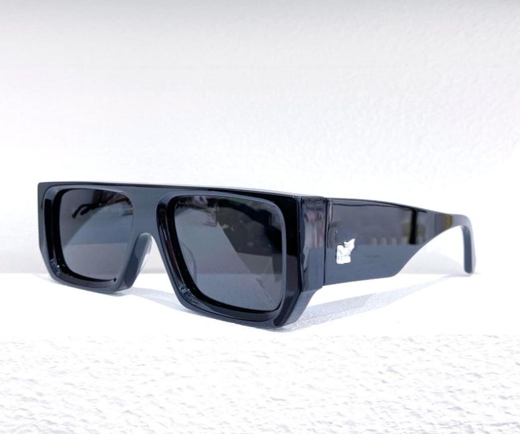 Classic antiultraviolet sunglasses W40018U generous full frame big mirror legs goggles high quality fashion sunglassess random bo3985842
Classic antiultraviolet sunglasses W40018U generous full frame big mirror legs goggles high quality fashion sunglassess random bo3985842