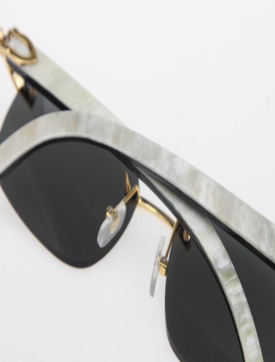 Whole Rimless Mirror SunGlasses 8200760 White Inside Black Buffalo Horn with vertical stripes Optical Unisex Sunglasse3098401
Whole Rimless Mirror SunGlasses 8200760 White Inside Black Buffalo Horn with vertical stripes Optical Unisex Sunglasse3098401