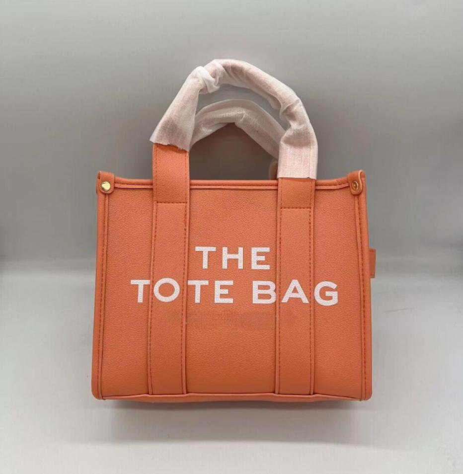 Women039s Designer Crossbody Shoulder Bags The Tote Bag Letter Printing Handbags Pu Leather 2022 Spring New3721430, Sky blue
Women039s Designer Crossbody Shoulder Bags The Tote Bag Letter Printing Handbags Pu Leather 2022 Spring New3721430, Sky blue