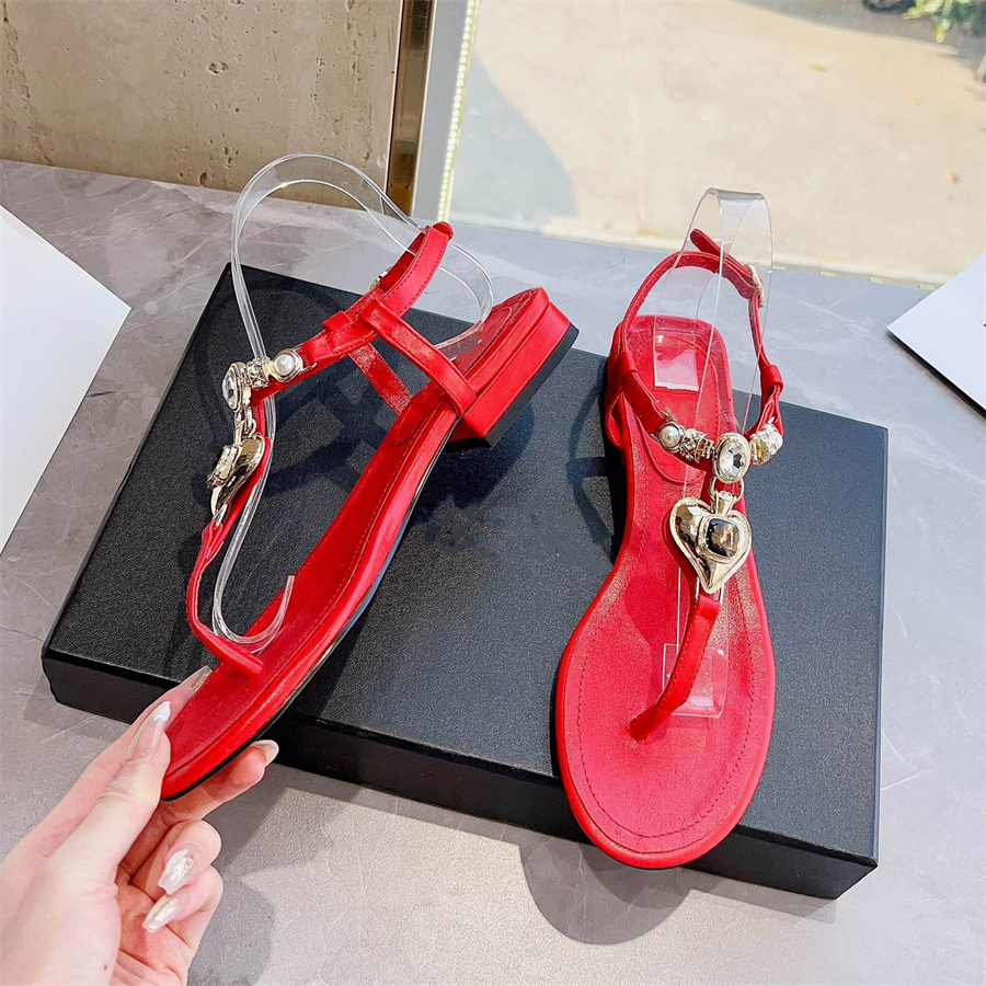Designer Beach Shoes CC Sandals Women Slippers Leather Flip-Flops Fashion Outdoor Slide Woman Summer Shoe bs
Designer Beach Shoes CC Sandals Women Slippers Leather Flip-Flops Fashion Outdoor Slide Woman Summer Shoe bs