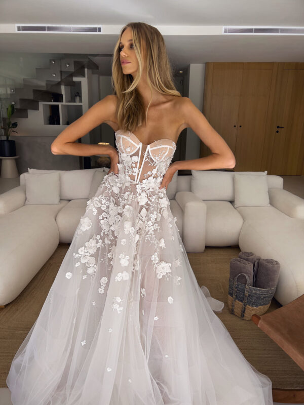 Boho A Line Wedding Dresses Bone Bodice Appliques Sweetheart Tulle Designer Wedding Bridal Gowns 0515