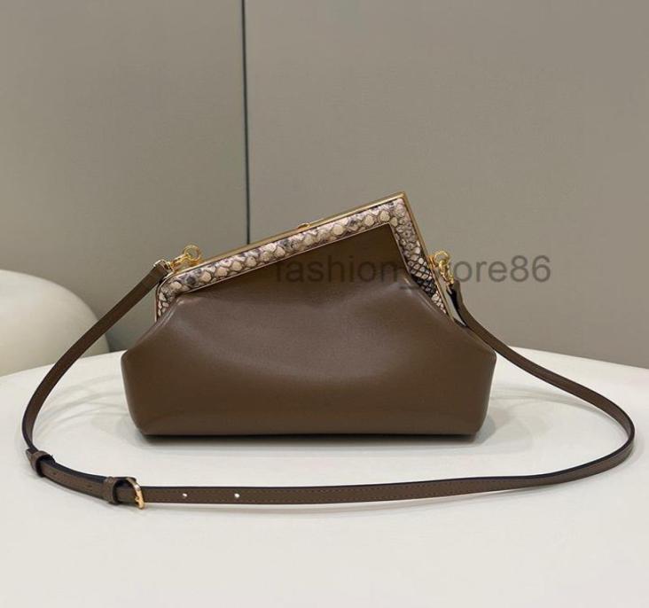 AAAAA F First Hobos Leather Handbags Phone bags Woman Designer Luxury Purse Wallet High Quality Classic Shoulder Crossbody Fashion5980135, Dark grey
AAAAA F First Hobos Leather Handbags Phone bags Woman Designer Luxury Purse Wallet High Quality Classic Shoulder Crossbody Fashion5980135, Dark grey