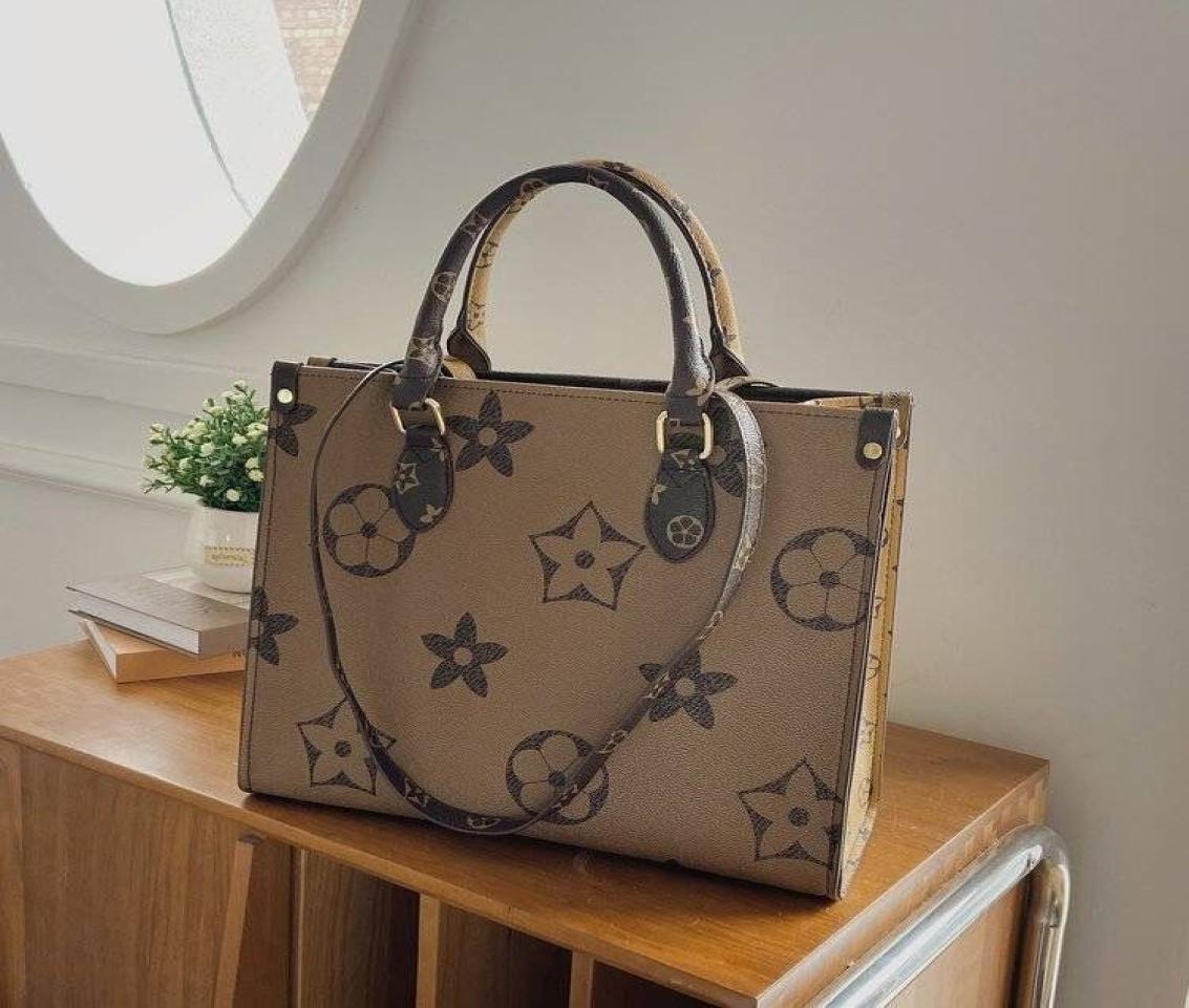 Designer Handbag Tote Shoulder Clutch Bags on the go Crossbody Shopping Bag PU leather Flowers One Handle onthego Backpack Women H6804364, Brown
Designer Handbag Tote Shoulder Clutch Bags on the go Crossbody Shopping Bag PU leather Flowers One Handle onthego Backpack Women H6804364, Brown