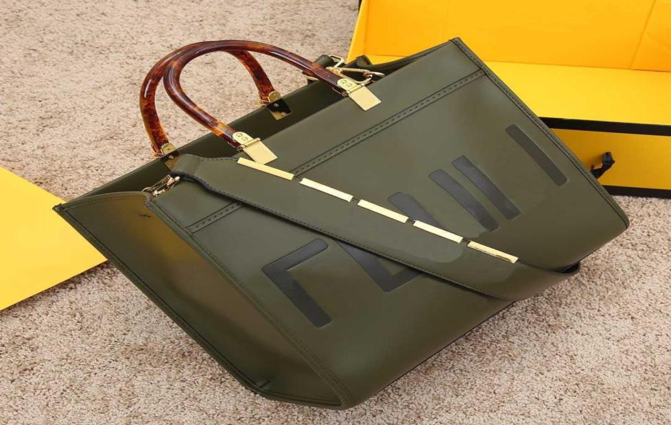 Designer Bag women fashion Top Handle quality crossbody shoulder strap Beach handbag letter Roma Travel Luxury Fends purse GZJH9260496, Red
Designer Bag women fashion Top Handle quality crossbody shoulder strap Beach handbag letter Roma Travel Luxury Fends purse GZJH9260496, Red