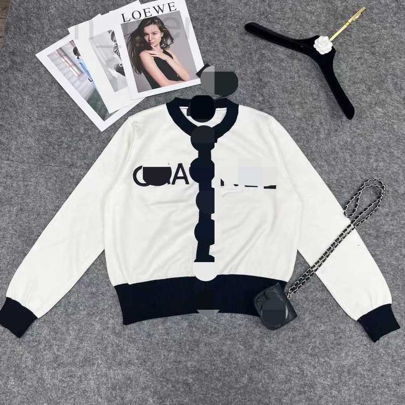 Women' Sweaters designer 710 Spring Summer Style Sweater Long Sleeve Black Red Striped PulloQuality Womens qian HE8B
Women' Sweaters designer 710 Spring Summer Style Sweater Long Sleeve Black Red Striped PulloQuality Womens qian HE8B