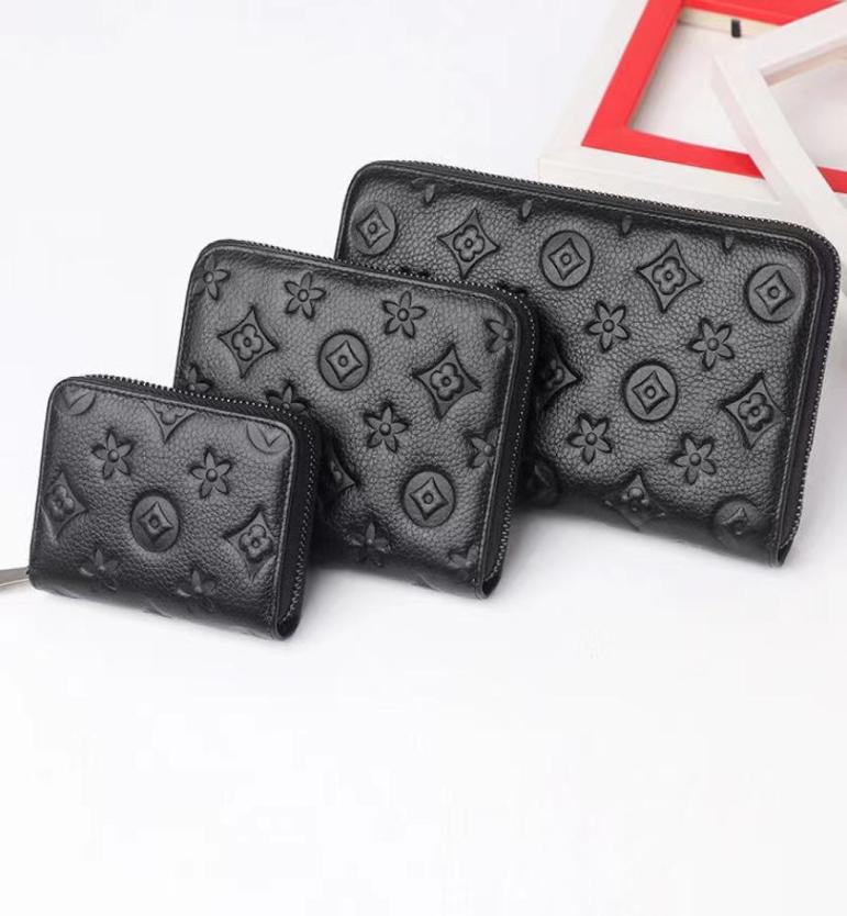 2021 Fashion flowers designer zipper wallets luxurys Men Women leather bags Classic Letters coin Purse Original Box Plaid card hol6321585, Red
2021 Fashion flowers designer zipper wallets luxurys Men Women leather bags Classic Letters coin Purse Original Box Plaid card hol6321585, Red