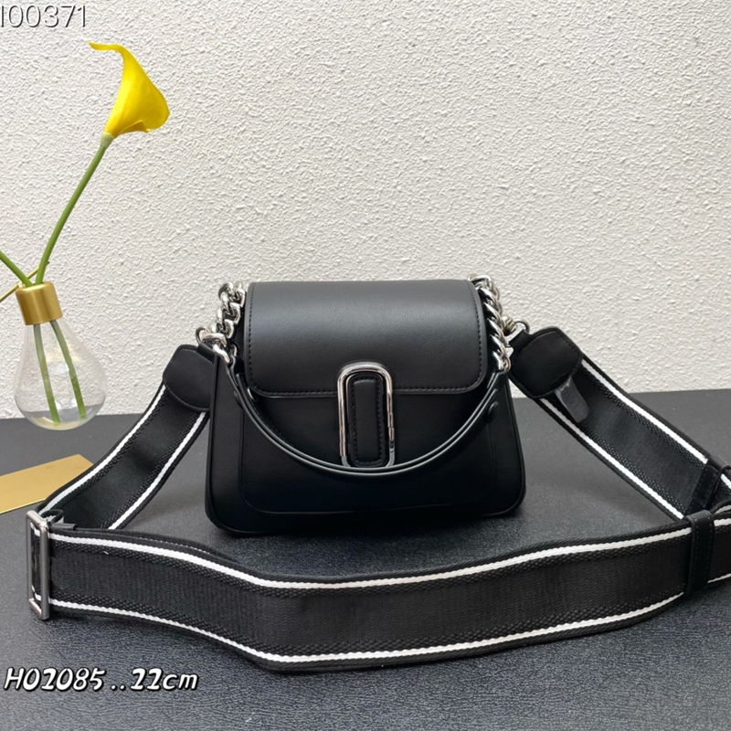 New Cowhide Cross Body Bags Women Designer Handbag Purse Chain Leather Splicing Shoulder Strap Large Capacity Shoulder Bag Detachable Woven Shoulder Strap
New Cowhide Cross Body Bags Women Designer Handbag Purse Chain Leather Splicing Shoulder Strap Large Capacity Shoulder Bag Detachable Woven Shoulder Strap