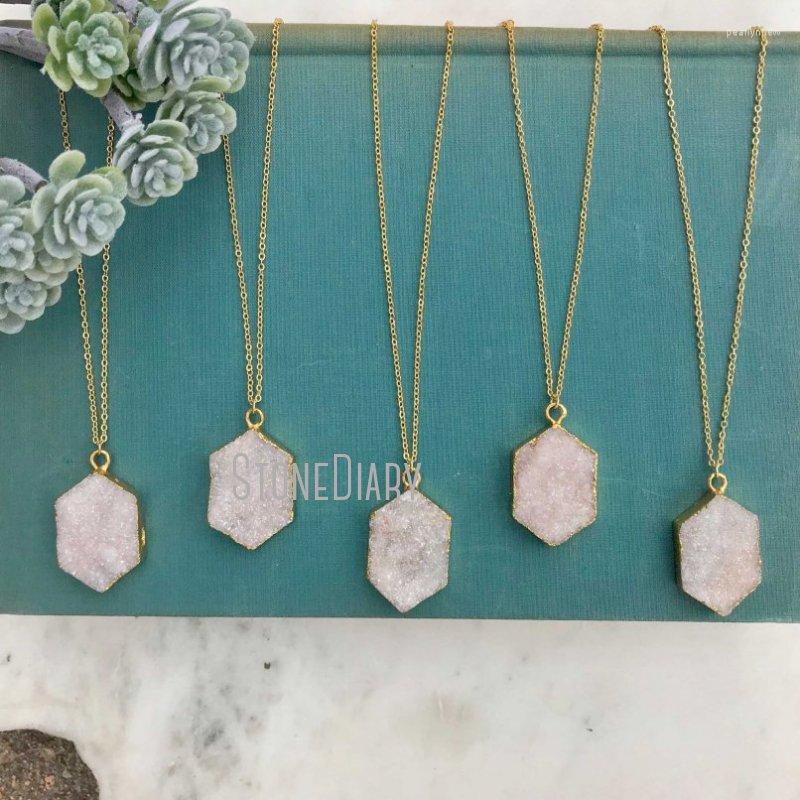 Chains NM14778 Natural Crystal Druzy Hexagon Pendant Gold Plated Chain Necklace Minimalist Bridesmaid Bride Gift
Chains NM14778 Natural Crystal Druzy Hexagon Pendant Gold Plated Chain Necklace Minimalist Bridesmaid Bride Gift