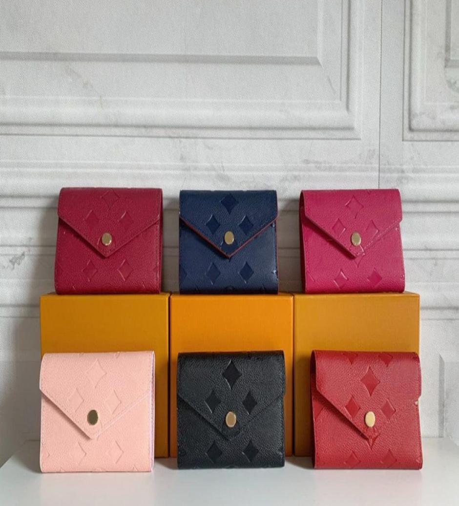2022 Fashion flowers designer wallets luxurys Men Women leather bags Classic Letters Key coin Purse Original Box Plaid card holder3045572, Red
2022 Fashion flowers designer wallets luxurys Men Women leather bags Classic Letters Key coin Purse Original Box Plaid card holder3045572, Red