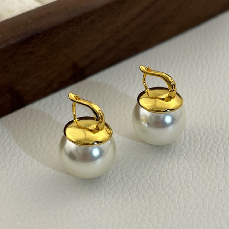 Trends Designer Large Round Pearl Gold Plating Earrings Women Fine Jewelry Europe America Charm Gift
Trends Designer Large Round Pearl Gold Plating Earrings Women Fine Jewelry Europe America Charm Gift
