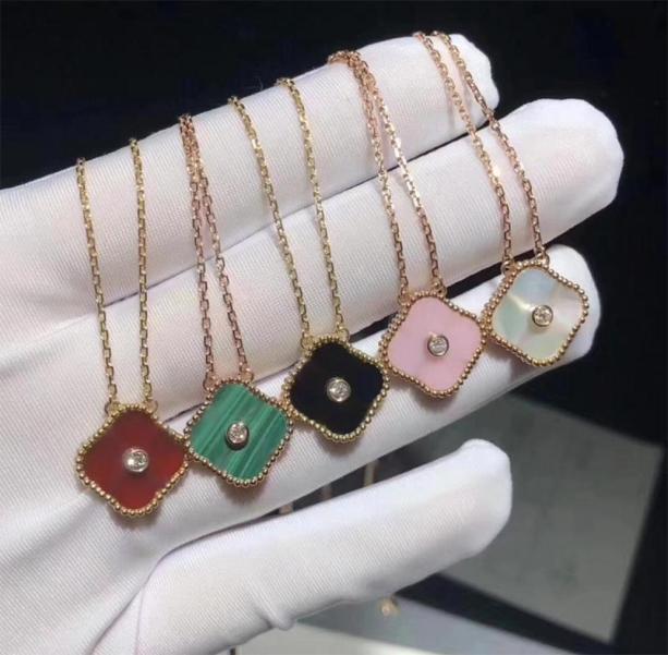 925 Silver Diamond Fashion Classic 4Four Leaf Necklaces Pendants Mother Pearl Clover Shell Plated 18K Gold for WomenGirl Valenti4272904
925 Silver Diamond Fashion Classic 4Four Leaf Necklaces Pendants Mother Pearl Clover Shell Plated 18K Gold for WomenGirl Valenti4272904