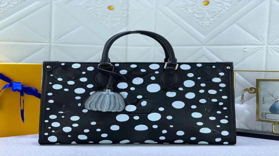 Women Handbags designer tote Bags Circle Hand Design Highgrade Texture Single Shoulder Messenger Cowhide Thin Shoulder Strap Cros5697201, Black
Women Handbags designer tote Bags Circle Hand Design Highgrade Texture Single Shoulder Messenger Cowhide Thin Shoulder Strap Cros5697201, Black