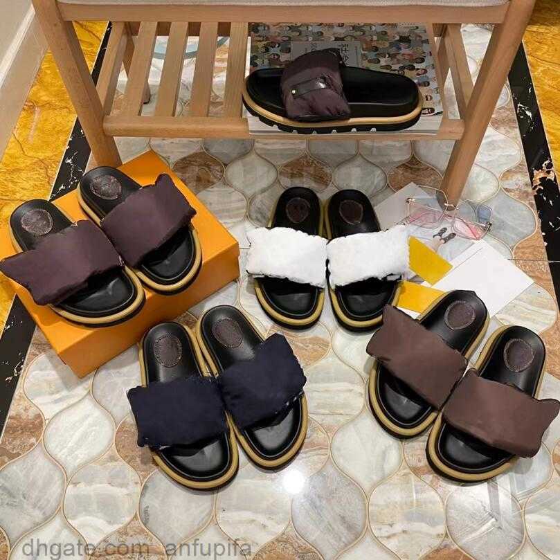 Top Quality Genuine Leather Slippers Designer Nylon Women Printing Slipper Summer Flat Heel Luxury Sandal Feather Filling Lady Sole, 02
Top Quality Genuine Leather Slippers Designer Nylon Women Printing Slipper Summer Flat Heel Luxury Sandal Feather Filling Lady Sole, 02