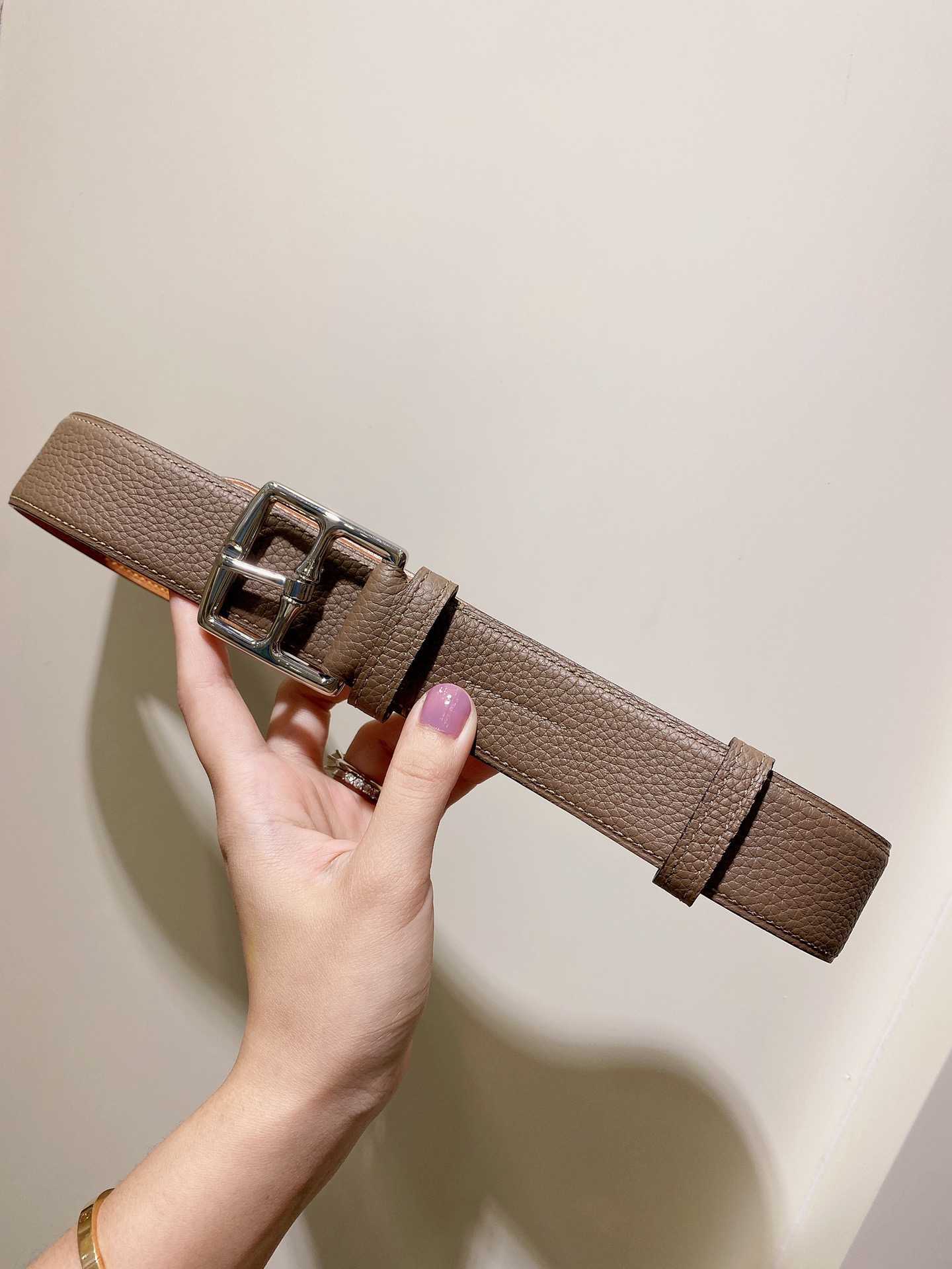 Designer Men's Belt Classic H Family Needle Buckle Stainless Steel H-shaped Top Layer Cowhide Fashion Versatile Leather
Designer Men's Belt Classic H Family Needle Buckle Stainless Steel H-shaped Top Layer Cowhide Fashion Versatile Leather