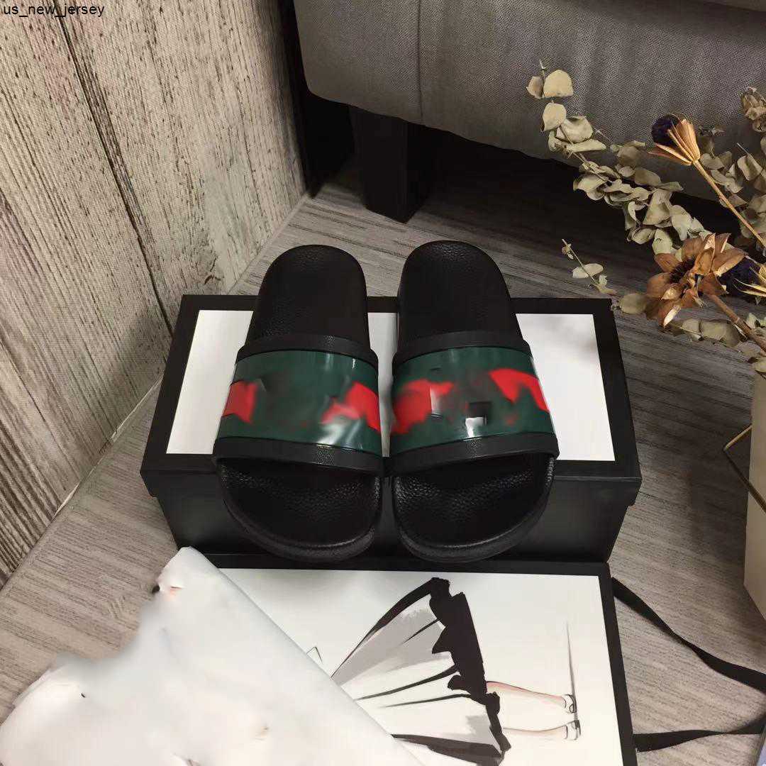 Slippers Designer Bloom Slippers Floral Slides Embossing Rubber Slipper Men Womens Flats Sandal Summer Beach Shoes Casual Sliders J230525
Slippers Designer Bloom Slippers Floral Slides Embossing Rubber Slipper Men Womens Flats Sandal Summer Beach Shoes Casual Sliders J230525