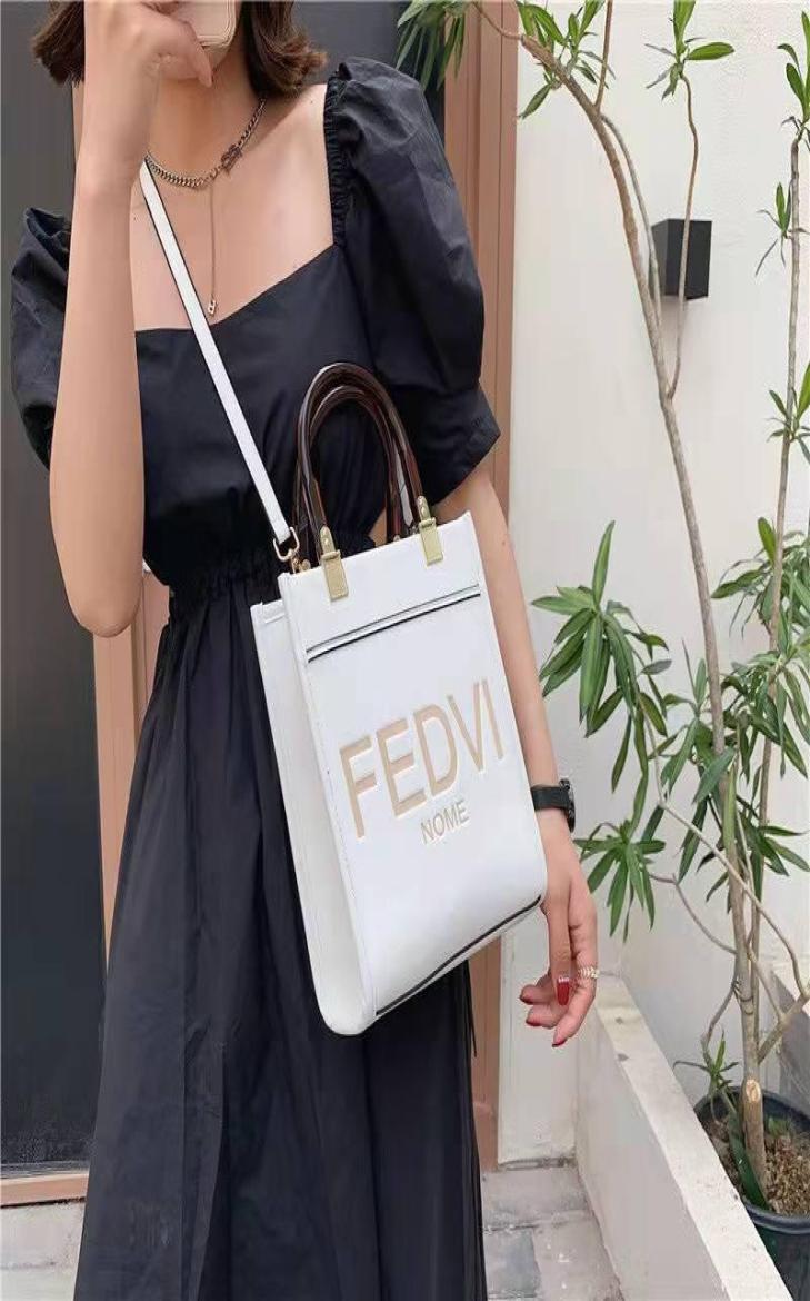 Evening Bags 2022 Fashion Women Plaid PU Leather Shoulder Crossbody Messenger Casual Ladies Solid Color Thick Chain Handbags Purse2317078, Black
Evening Bags 2022 Fashion Women Plaid PU Leather Shoulder Crossbody Messenger Casual Ladies Solid Color Thick Chain Handbags Purse2317078, Black
