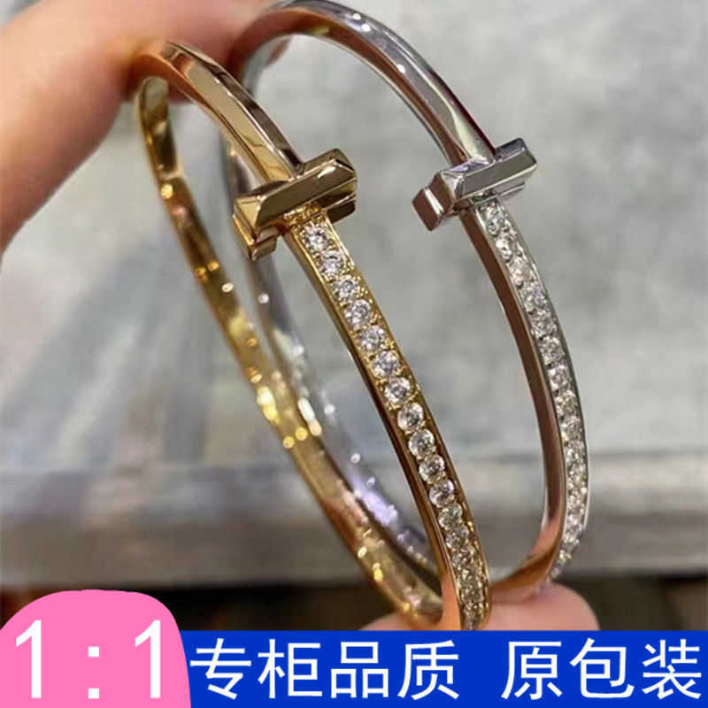 Factory designer T bangle T Family T Home Bracelet Sterling Silver T Home T-Series Full Diamond Bracelet Fashion High Quality Elegant Silver Bracelet KAQ3
Factory designer T bangle T Family T Home Bracelet Sterling Silver T Home T-Series Full Diamond Bracelet Fashion High Quality Elegant Silver Bracelet KAQ3