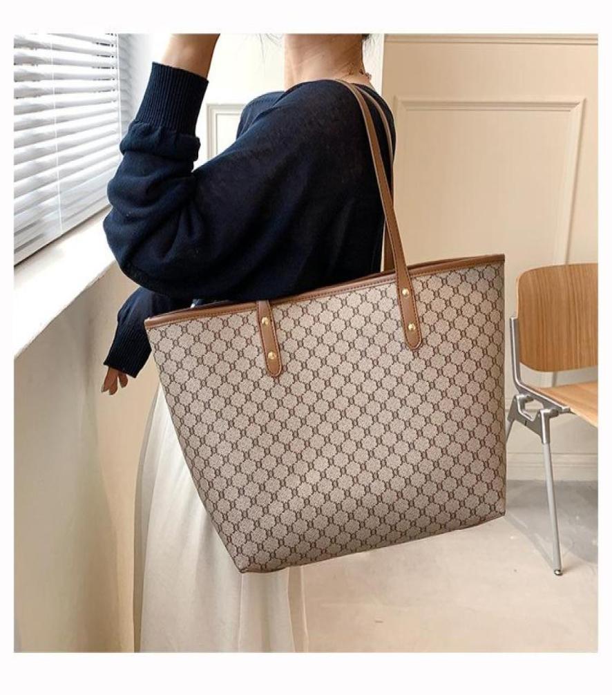 Evening Bags Luxury Designer Big Tote Handbag For Women Trends Brand Striped Shopper Shoulder Shopping Bag Large Capacity 2 Pcsse9679486, White
Evening Bags Luxury Designer Big Tote Handbag For Women Trends Brand Striped Shopper Shoulder Shopping Bag Large Capacity 2 Pcsse9679486, White
