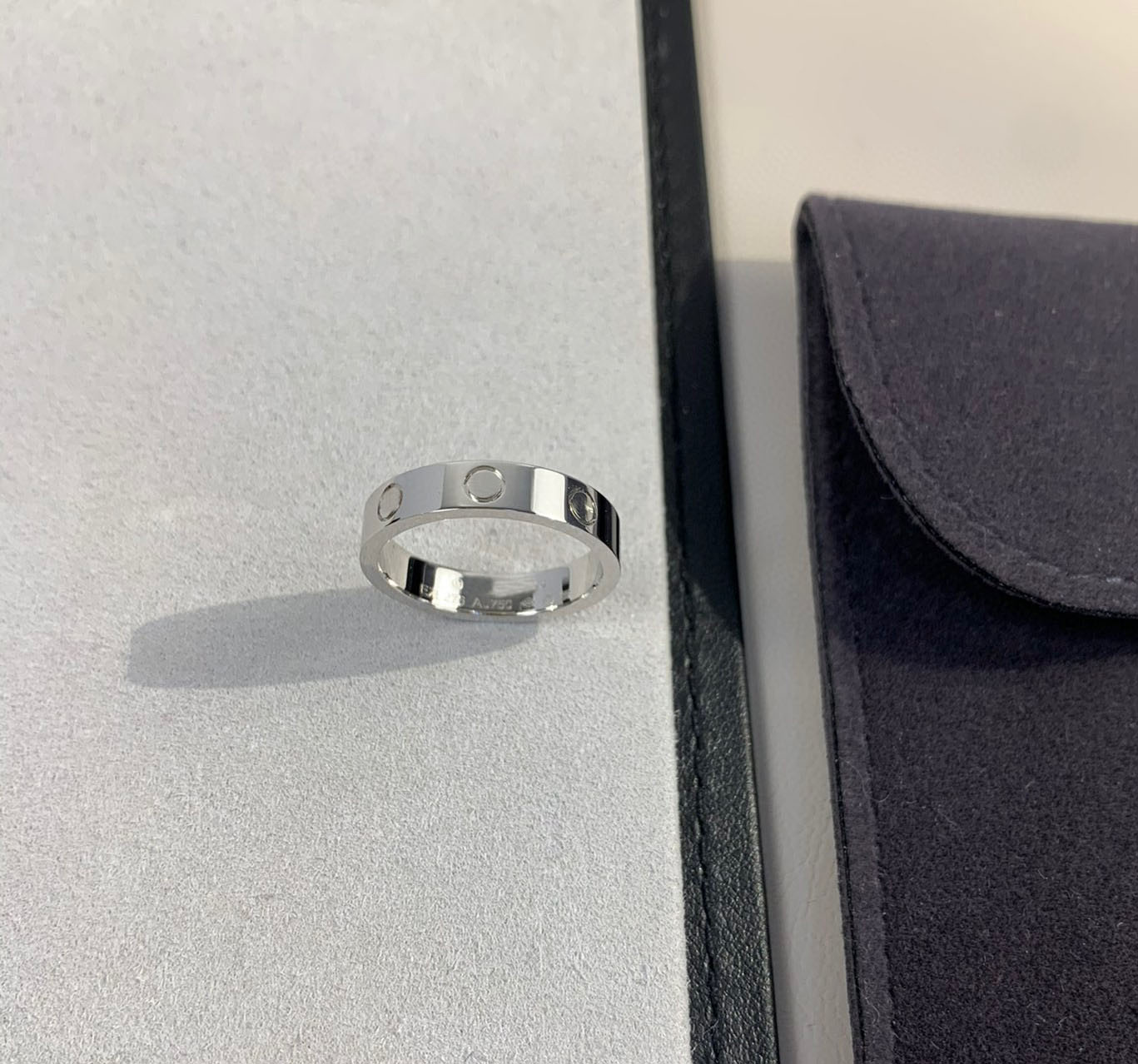 2023 Luxury quality V gold material punk band narrow ring no diamond in three colors plated have box stamp PS5160
2023 Luxury quality V gold material punk band narrow ring no diamond in three colors plated have box stamp PS5160
