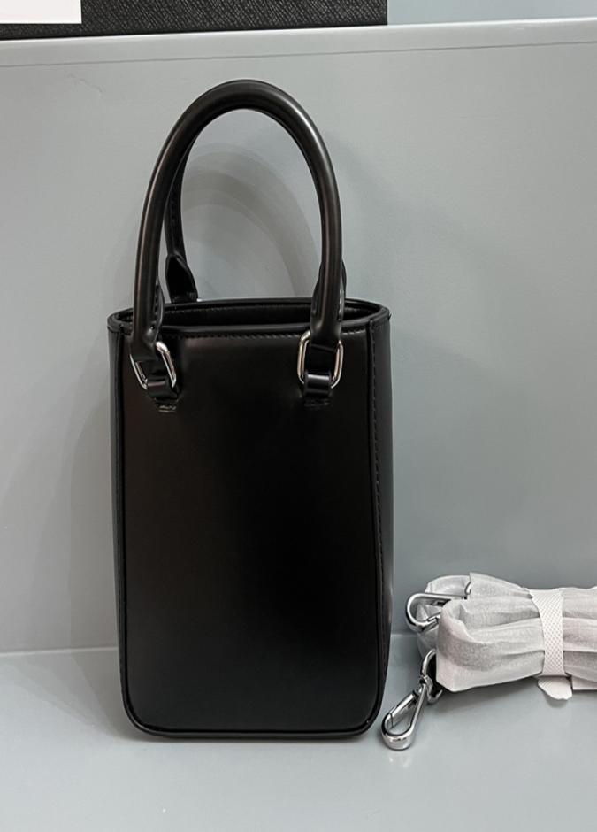 5 Colors Designer Mini Tote Shoulder Handbags Ladies Crossbody Bag for Women Small Cion Wallet Pouch Party Brand Purse PD0061818616, Sky blue
5 Colors Designer Mini Tote Shoulder Handbags Ladies Crossbody Bag for Women Small Cion Wallet Pouch Party Brand Purse PD0061818616, Sky blue