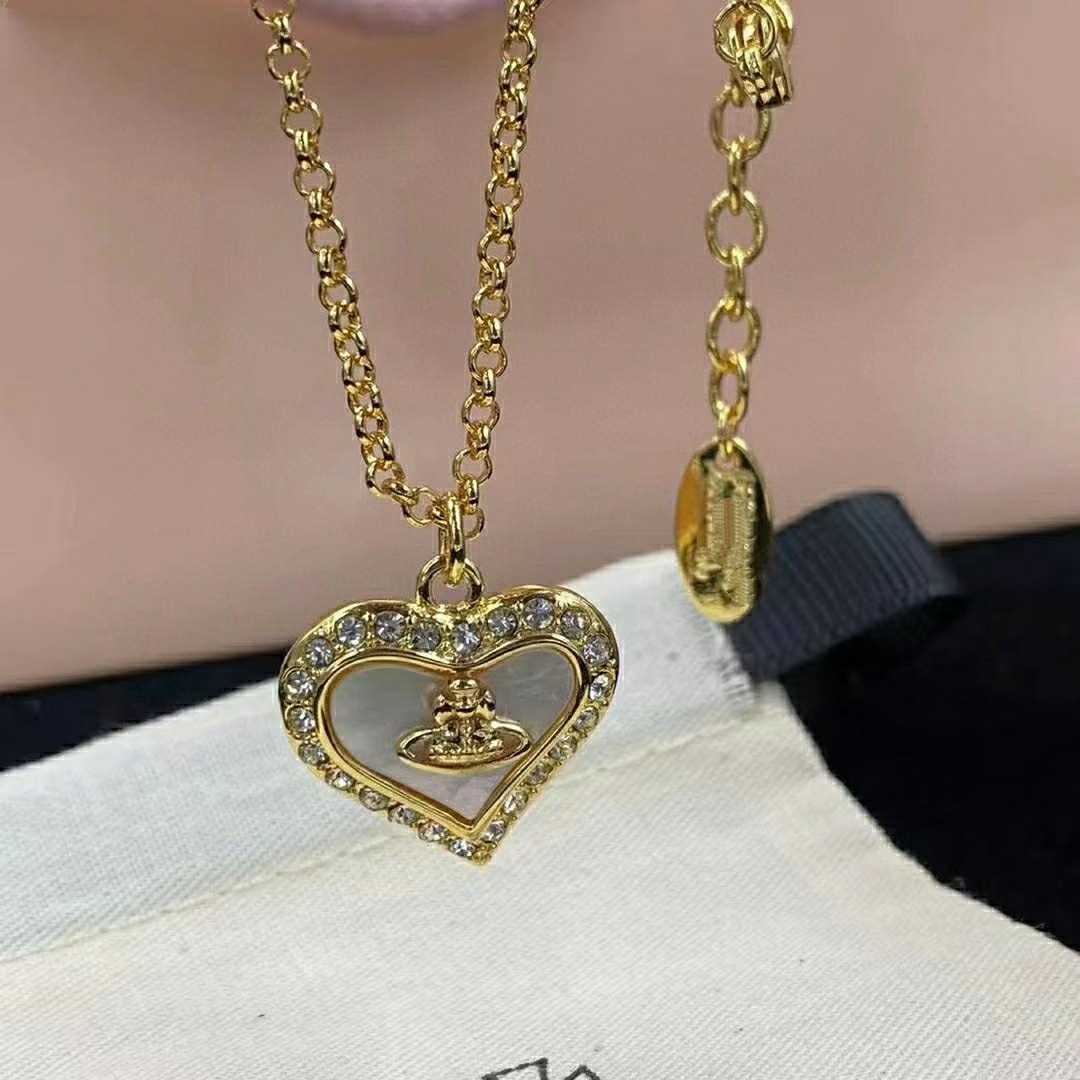Western Empress Dowager's Little Saturn Fritillaria Necklace V Plated 18K Rose Gold Inlaid Diamond Fashion Collar Chain Female
Western Empress Dowager's Little Saturn Fritillaria Necklace V Plated 18K Rose Gold Inlaid Diamond Fashion Collar Chain Female