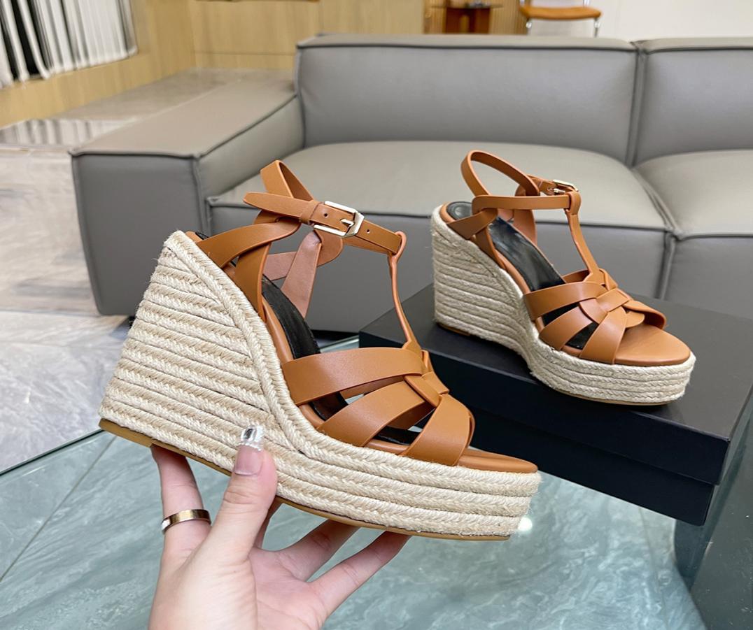 Classic sandals latest fashion summer shoes thick water table Wedge heel women shoes 125cm high heeled Patent Leather women C5368353, Red
Classic sandals latest fashion summer shoes thick water table Wedge heel women shoes 125cm high heeled Patent Leather women C5368353, Red