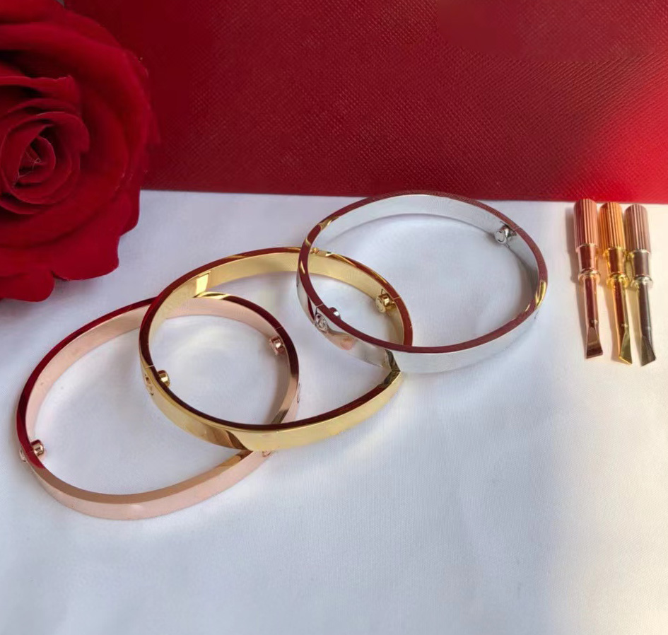 Luxury Designer High Quality Bracelet Classic Fashion Screw Jewelry Bracelet Girl Party Gift
Luxury Designer High Quality Bracelet Classic Fashion Screw Jewelry Bracelet Girl Party Gift
