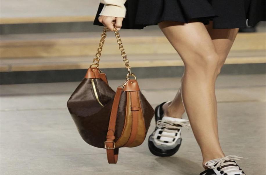 Evening Bags Designer LOOP hobo Bag Shoulder underarm half moon Bags Luxury Handbag Purse Pouch crossbody6293473, Red
Evening Bags Designer LOOP hobo Bag Shoulder underarm half moon Bags Luxury Handbag Purse Pouch crossbody6293473, Red