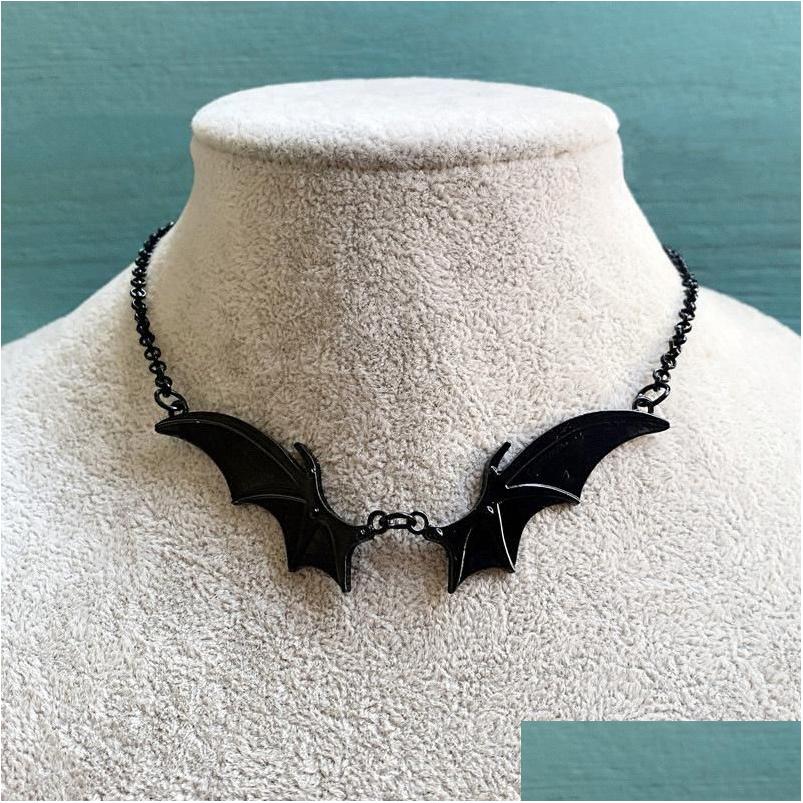 Pendant Necklaces Vintage Gothic Jewelry Bat Vampire Necklace For Women Fashion Creative Party Favor Horror Witchcraft Chokerpendant Dhmj0
Pendant Necklaces Vintage Gothic Jewelry Bat Vampire Necklace For Women Fashion Creative Party Favor Horror Witchcraft Chokerpendant Dhmj0
