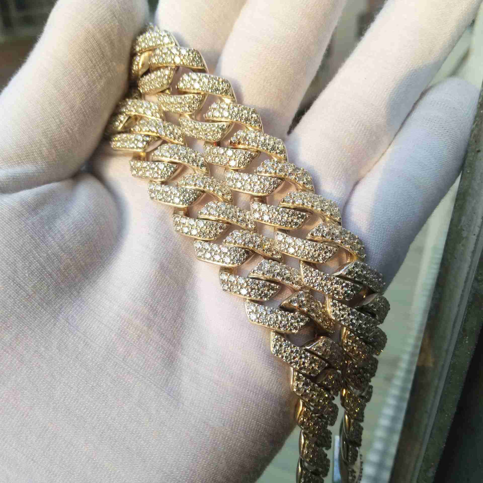 Factory Wholesale 925 Sterling Silver Mens Hip Hop 8mm Iced Out Moissanite Diamond Cuban Link Chain Necklace
Factory Wholesale 925 Sterling Silver Mens Hip Hop 8mm Iced Out Moissanite Diamond Cuban Link Chain Necklace