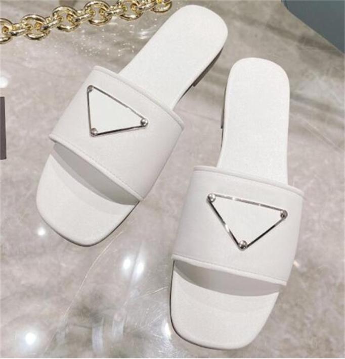 Branded Beach Sandal Classic Flat Woman Slipper Summer Lady Slide Cartoon Big Head Slippers Leather el Bath Fashion Women Slipp6175710, Grey
Branded Beach Sandal Classic Flat Woman Slipper Summer Lady Slide Cartoon Big Head Slippers Leather el Bath Fashion Women Slipp6175710, Grey
