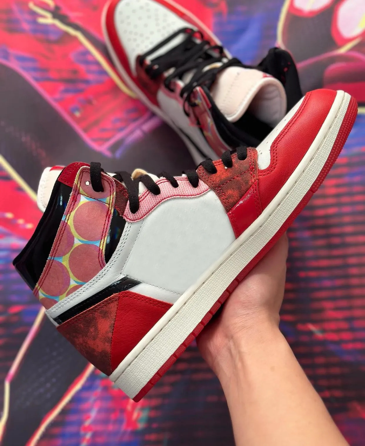 Shoes Very Satisfied SpiderVerse Shoes Jumpman 1 1s Dv1748-601 Across Verse University Red Black White Sports Sneakers 2.0 no zully
Shoes Very Satisfied SpiderVerse Shoes Jumpman 1 1s Dv1748-601 Across Verse University Red Black White Sports Sneakers 2.0 no zully
