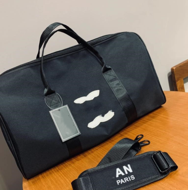 High-end Designer Classic Travel Bag Fitness Bag One Shoulder Cross-body waterproof Oxford Cloth Travel bag Women's bags, 21*30*42cm
High-end Designer Classic Travel Bag Fitness Bag One Shoulder Cross-body waterproof Oxford Cloth Travel bag Women's bags, 21*30*42cm