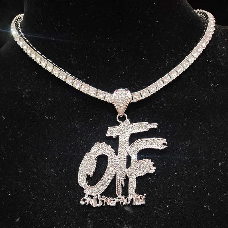 Men Women Hip Hop OTF Iced Out Necklaces with 4mm Zircon Tennis Chain HipHop Pendant Necklace Fashion Letter Charm Jewelry
Men Women Hip Hop OTF Iced Out Necklaces with 4mm Zircon Tennis Chain HipHop Pendant Necklace Fashion Letter Charm Jewelry