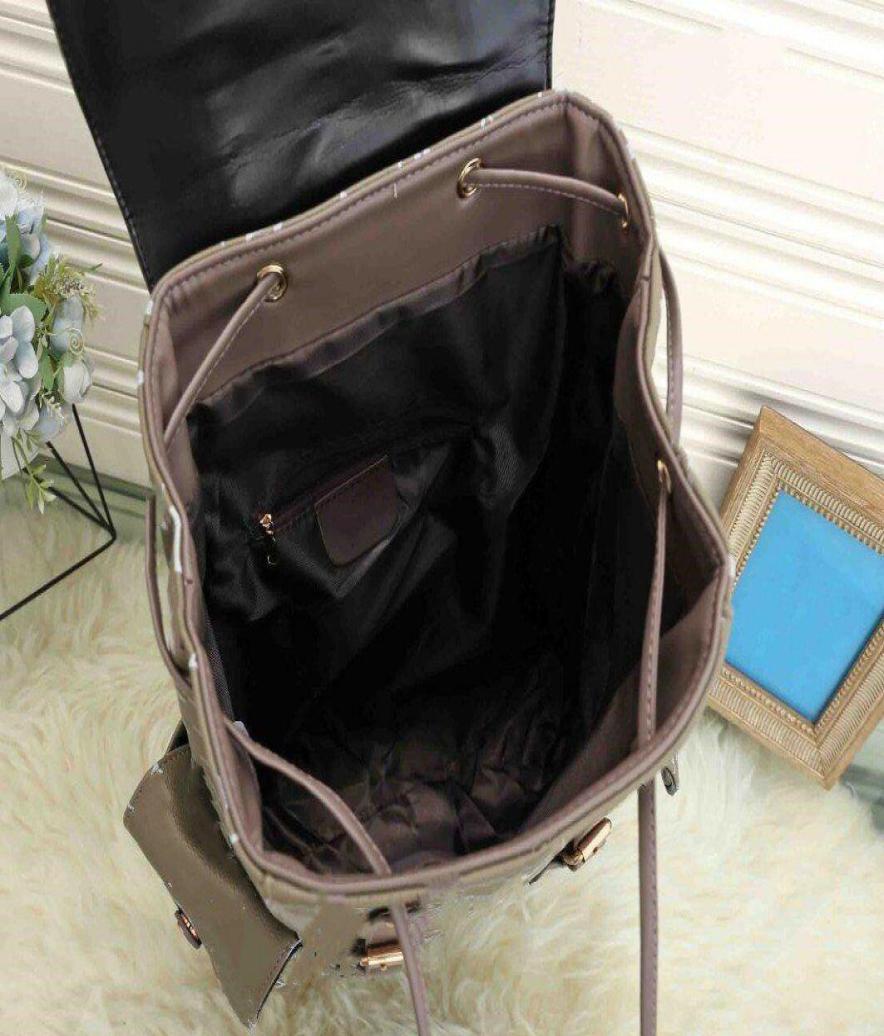 HH Luxurious Designer Black embossing Backpacks Handbags Men Women PU Leather Backpack School Bag Fashion Knapsack Back pack Presb9767046, Burgundy
HH Luxurious Designer Black embossing Backpacks Handbags Men Women PU Leather Backpack School Bag Fashion Knapsack Back pack Presb9767046, Burgundy