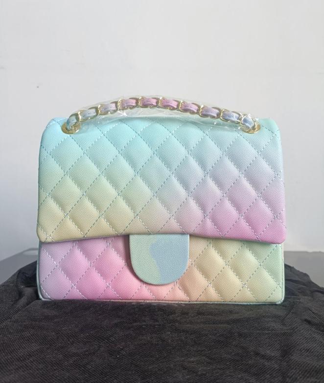 2022Ss New Fashion Mini Flap PU Bag Gold Metal Hardware Wallet Quilted Matelasse Chain Handbag Cross Shoulder Luxury Designer Vant6007531, Orange
2022Ss New Fashion Mini Flap PU Bag Gold Metal Hardware Wallet Quilted Matelasse Chain Handbag Cross Shoulder Luxury Designer Vant6007531, Orange