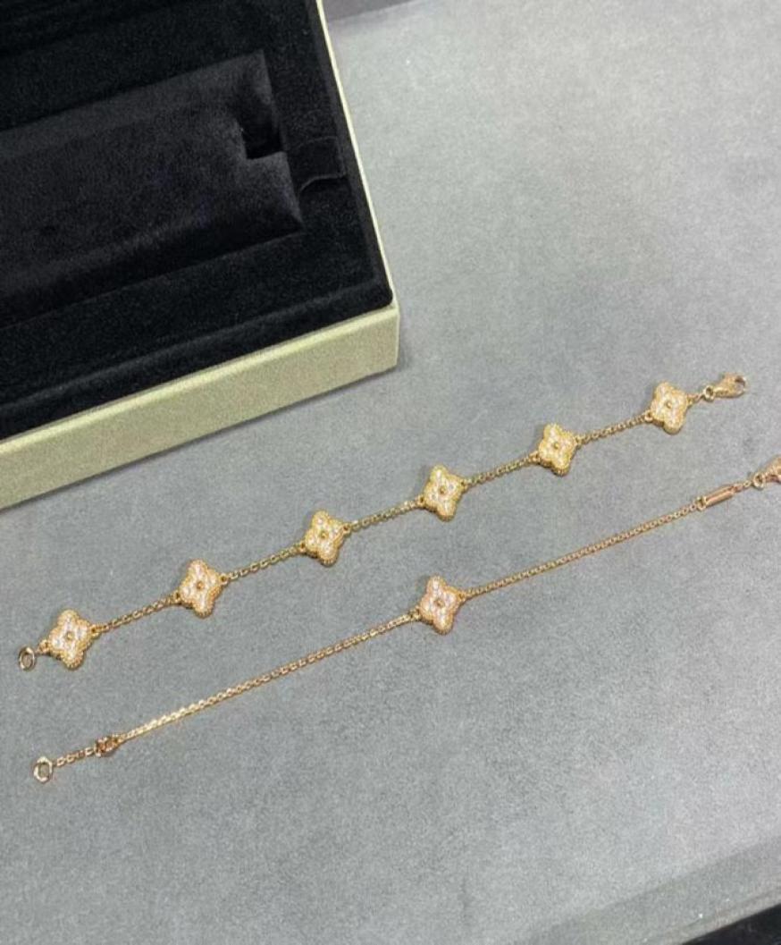 Luxury VA brand Designer pendant Necklaces 18K Gold cross chain mini clover 4 Leaf 6 Flower choker shining diamond crystal cz zirc9631714
Luxury VA brand Designer pendant Necklaces 18K Gold cross chain mini clover 4 Leaf 6 Flower choker shining diamond crystal cz zirc9631714